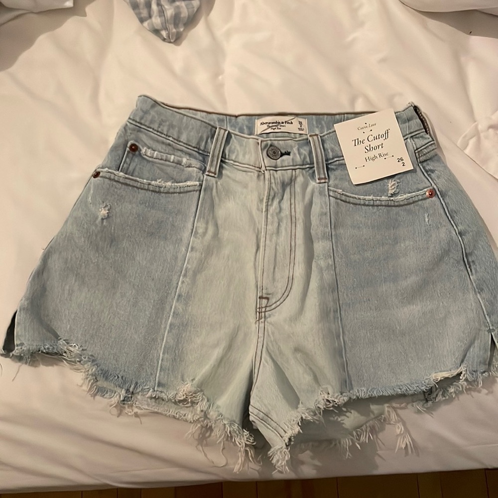 NWT Abercrombie and Fitch Jean curve love shorts, high rise!
